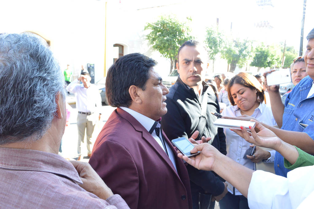 Inconformes. Seis de los 8 regidores de oposición abandonaron la sesión de Cabildo. La alcaldesa dijo que están en su derecho. (EL SIGLO DE TORREÓN)
