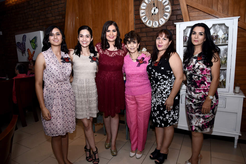 Daniela, Celina, Marisol, Celina, Lina y Laura.