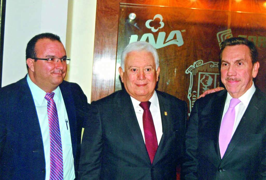 Jesús A. Mendoza Aguirre, Jesús G. Sotomayor Garza y Javier Laynez Potisek.