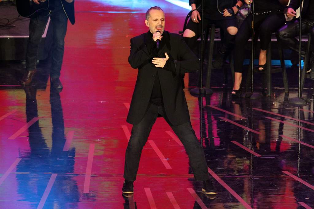 El artista de 60 años explicó que cuando comenzó a trabajar en el disco fabricó 'dimensiones diferentes' por lo que aprovechó para 'cambiar estructuras, tonos y actitudes en las canciones'. (ARCHIVO)