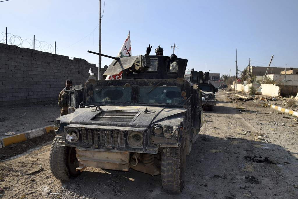 La gran ofensiva para arrebatar al EI Mosul comenzó el pasado día 17 y desde entonces las fuerzas iraquíes junto a las kurdas 'peshmergas' han ido avanzando sin pausa. (ARCHIVO)