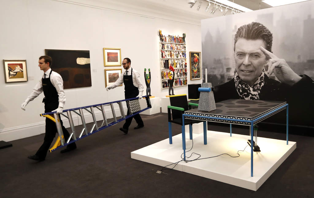  La casa de subastas Sotheby's de Londres bautizó la exposición como 'Bowie/Collector'. (AP)