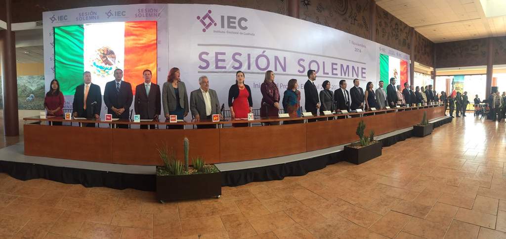 Durante la sesión representantes de los 14 partidos políticos se sumaron al llamado del IEC para actuar con transparencia. (TWITTER)
