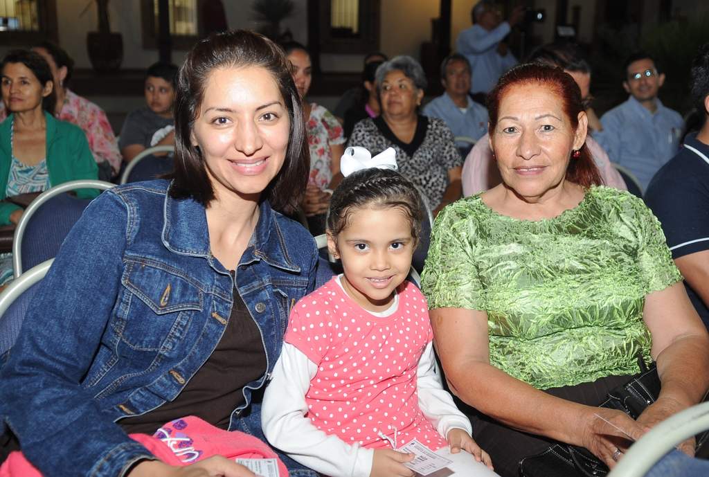 Carmen, Bárbara y Olivia.
