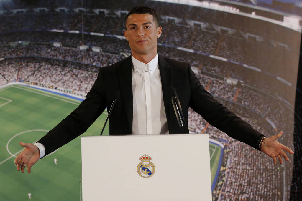 El delantero portugués Cristiano Ronaldo renueva contrato con Real Madrid hasta 2021. (Notimex)
