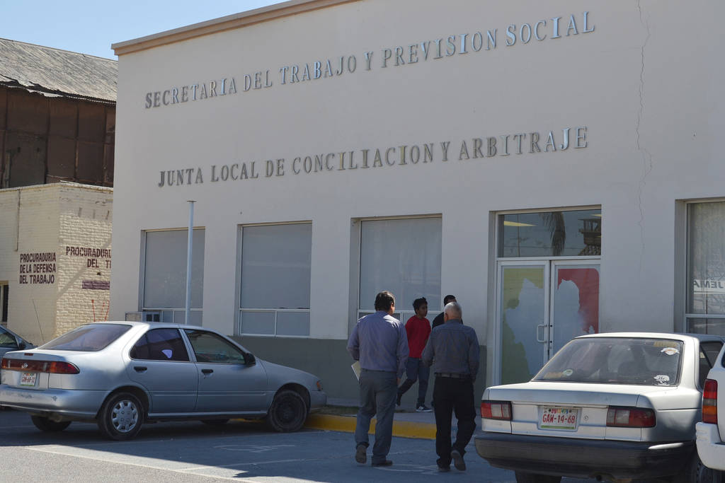 Trabajo. Dirigente de CTM Gómez Palacio, asegura que para  mantener estabilidad laboral es necesario trabajar en equipo. (ARCHIVO)