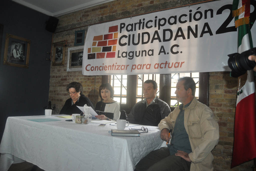 Propuesta. Ayer, integrantes de PC29 presentaron su nuevo proyecto Torreón 2017 Participar para Cambiar. (GUADALUPE MIRANDA)