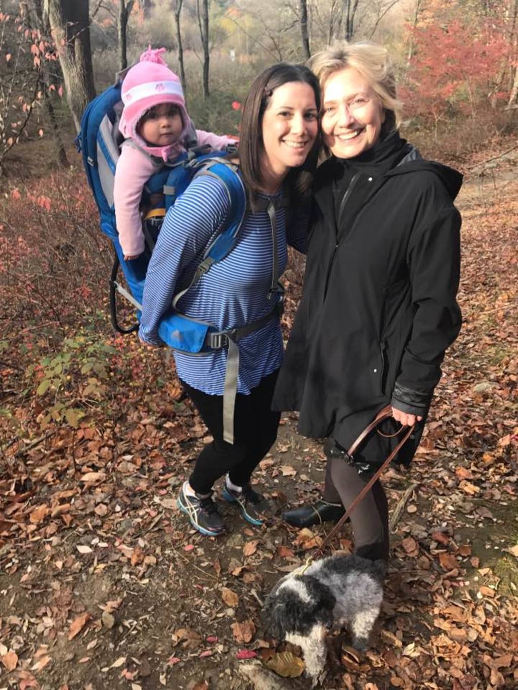 ¿Casual?. Margot Gerster se encontró el viernes con Hillary Clinton en un bosque de Chappaqua.