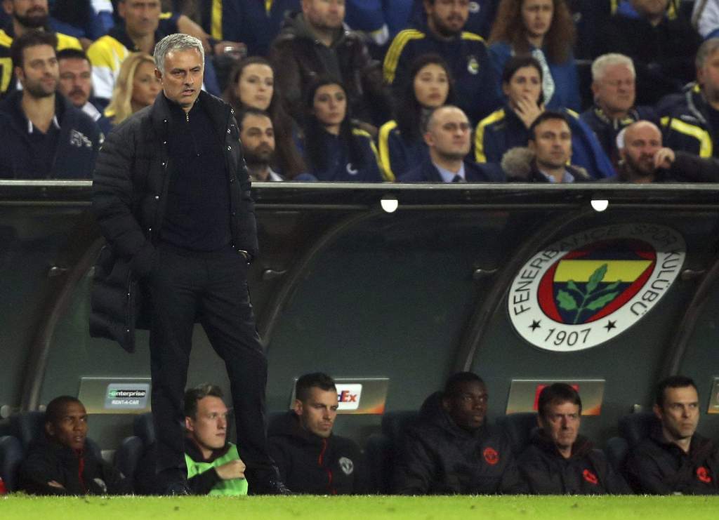 José Mourinho no la ha pasado bien con el Manchester United. (Archivo)