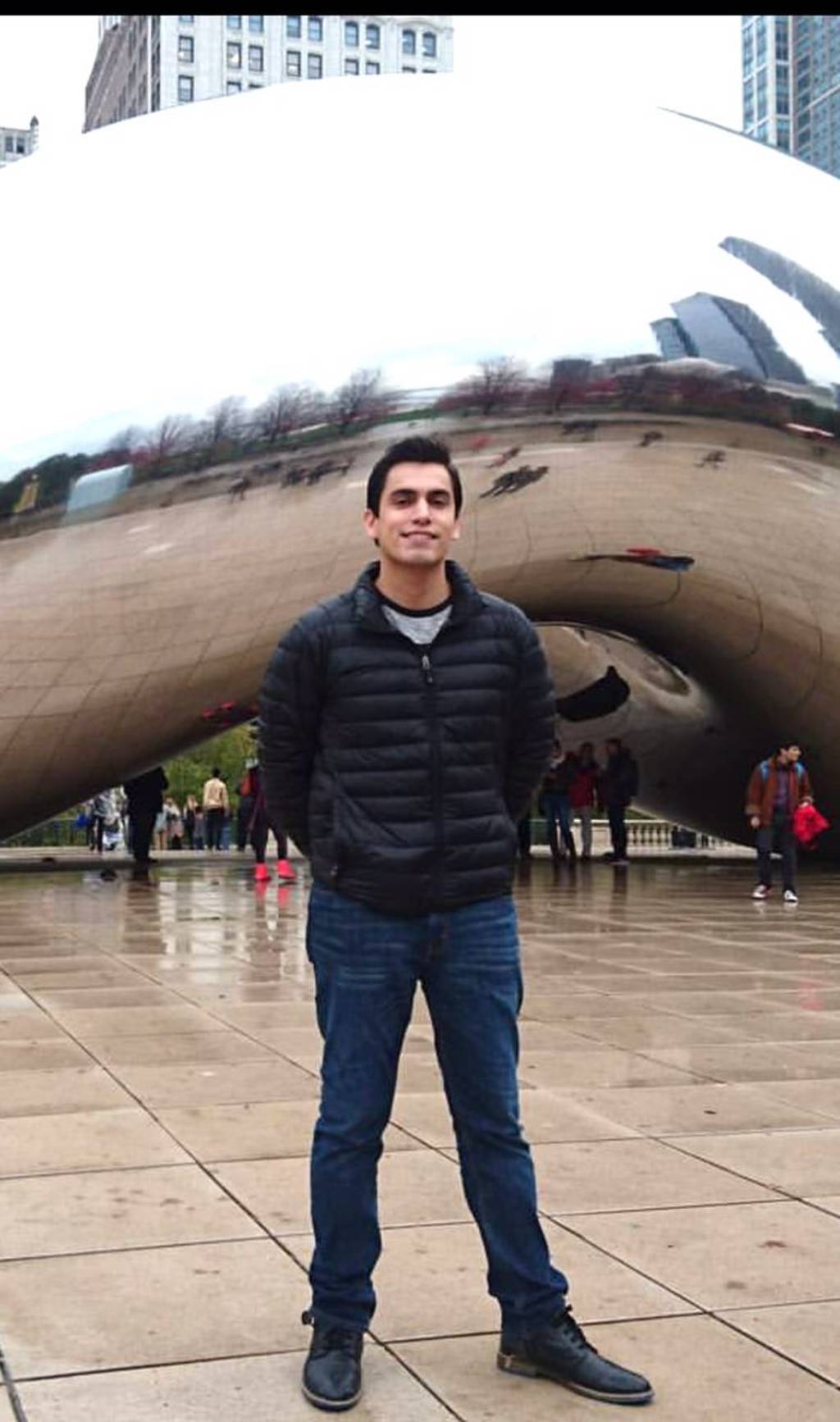 Julio Ernesto Betancourt Gallardo, piloto aviador de 26 años de edad, originario de Torreón, Coahuila, hizo el primer vuelo de México a Chicago de reconocida aerolínea nacional.

