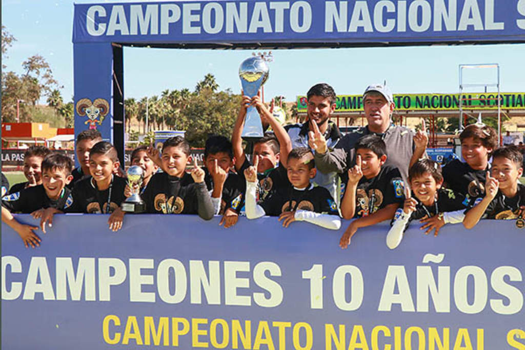 El equipo de Coahuila se proclamó Campeón Nacional de la categoría Sub-10, al vencer por la vía de los penales a los anfitriones de Sonora. (ESPECIAL)
