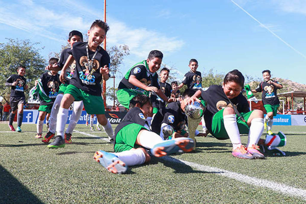 Los laguneros festejaron en grande, luego de imponerse en la tanda de penales a los anfitriones dentro del certamen nacional. (Femexfut)