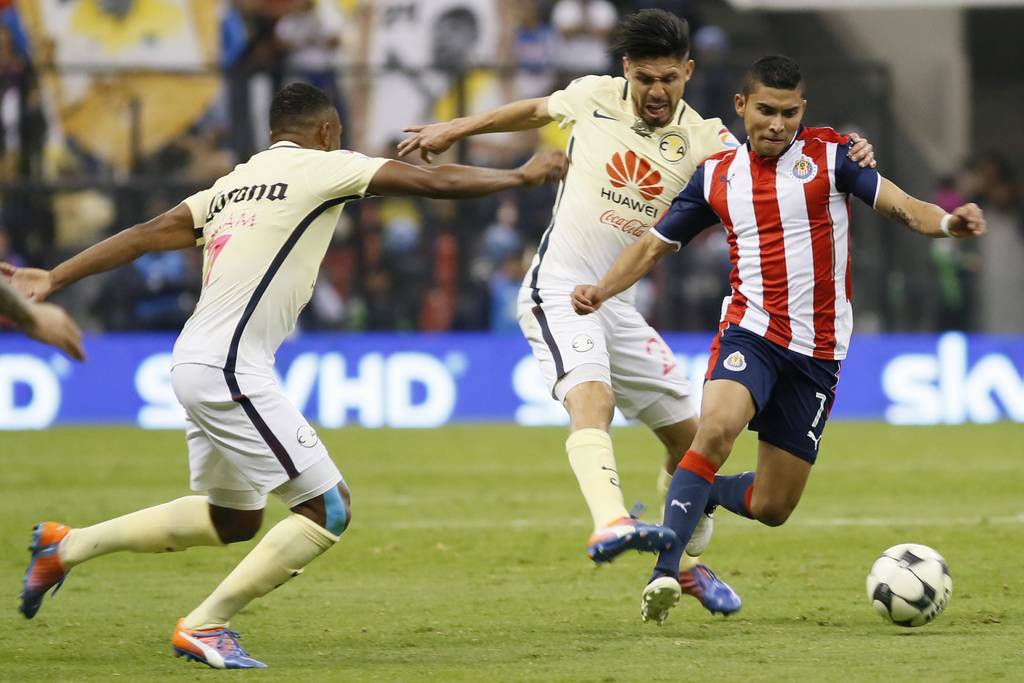 Las Chivas golearon al América en la jornada 7 y los eliminaron en semifinales de la Copa MX. (Archivo)