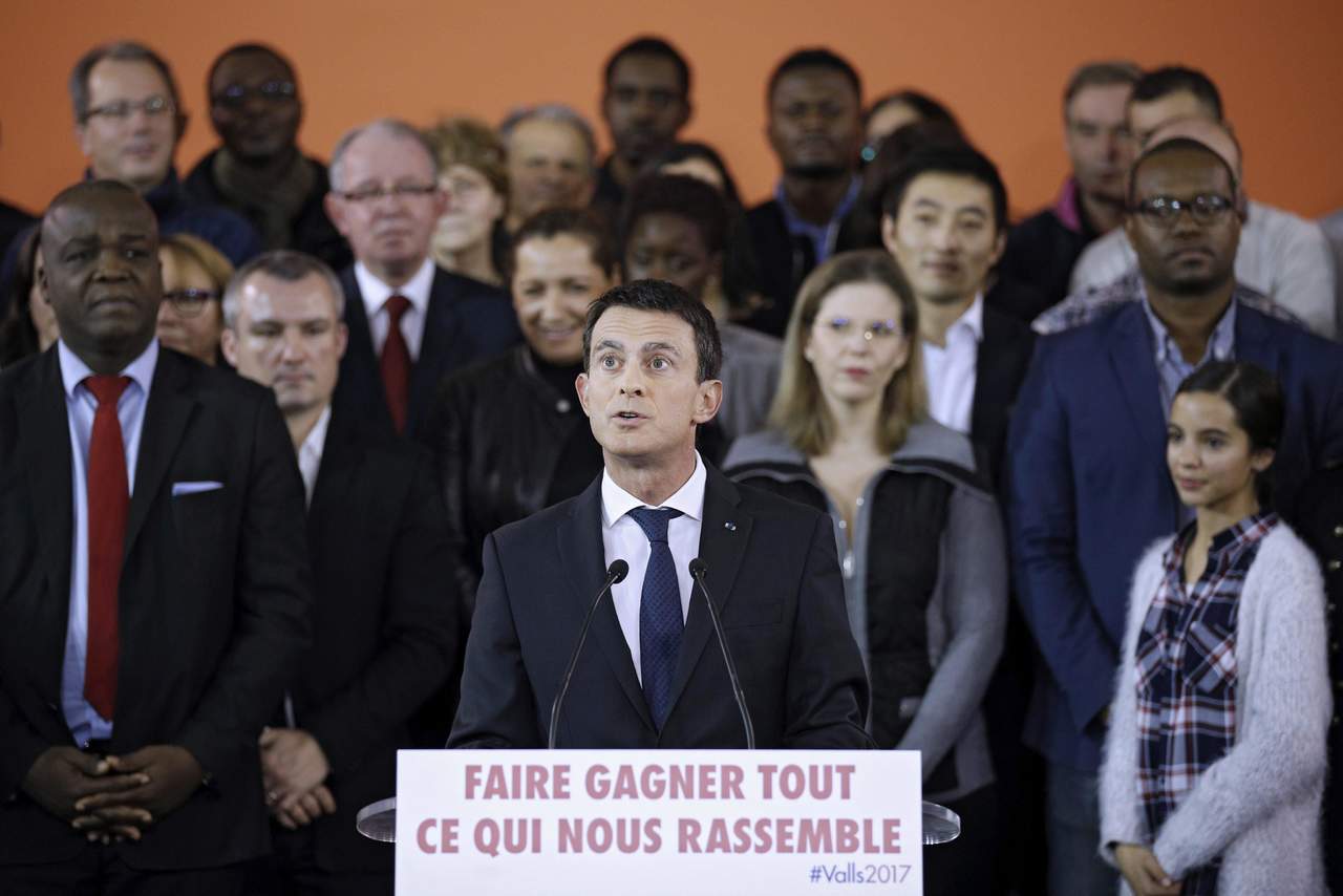 'Manuel Valls ha dimitido y el presidente ha nombrado a Bernard Cazeneuve como nuevo primer ministro', señaló una portavoz. (EFE)