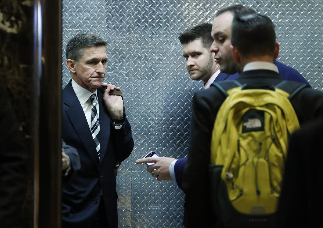 La decisión sucedió luego del revuelo causado por el mensaje de Twitter que el domingo pasado enviara Flynn Jr. (EFE)