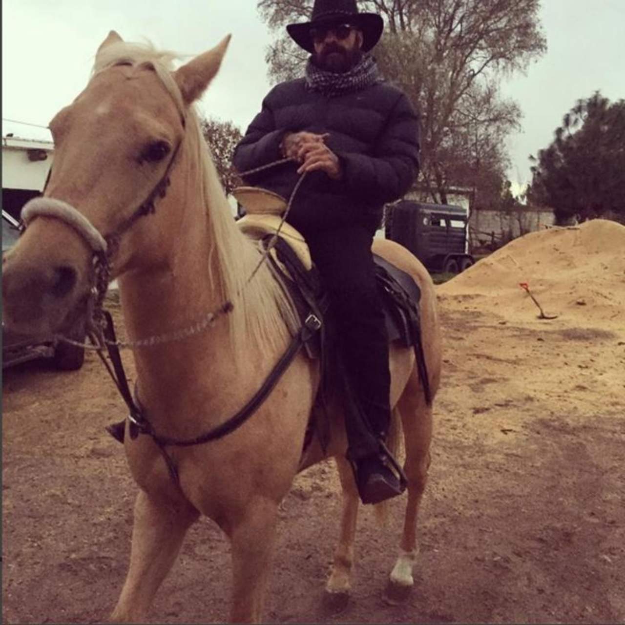 Recientemente el líder de la agrupación Eduardo Dávalos de Luna, mejor conocido como MC Babo, publicó una serie de fotografías en su Instagram montando a caballo que ya superan los 27 mil 'likes'. (INSTAGRAM)

