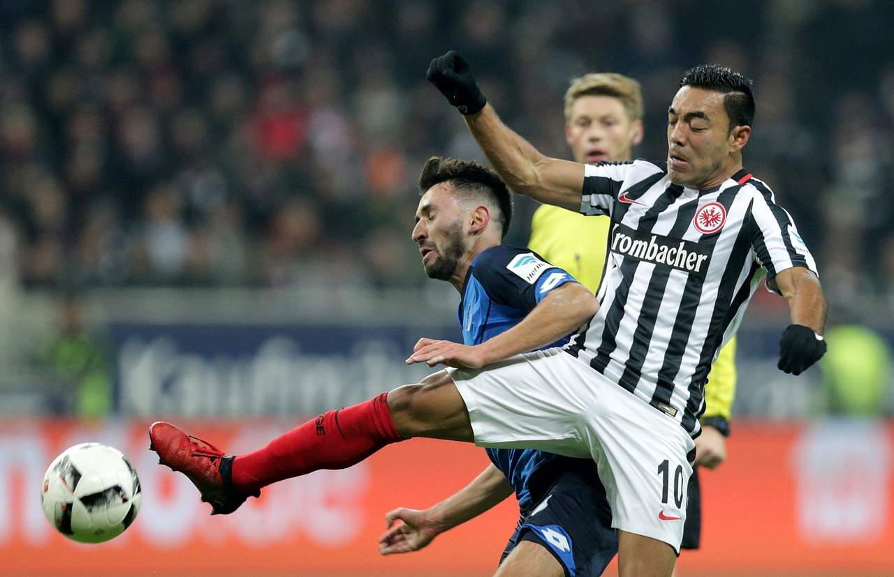 El Eintracht Frankfurt desaprovechó la oportunidad de escalar al tercer lugar de la clasificación. (EFE)