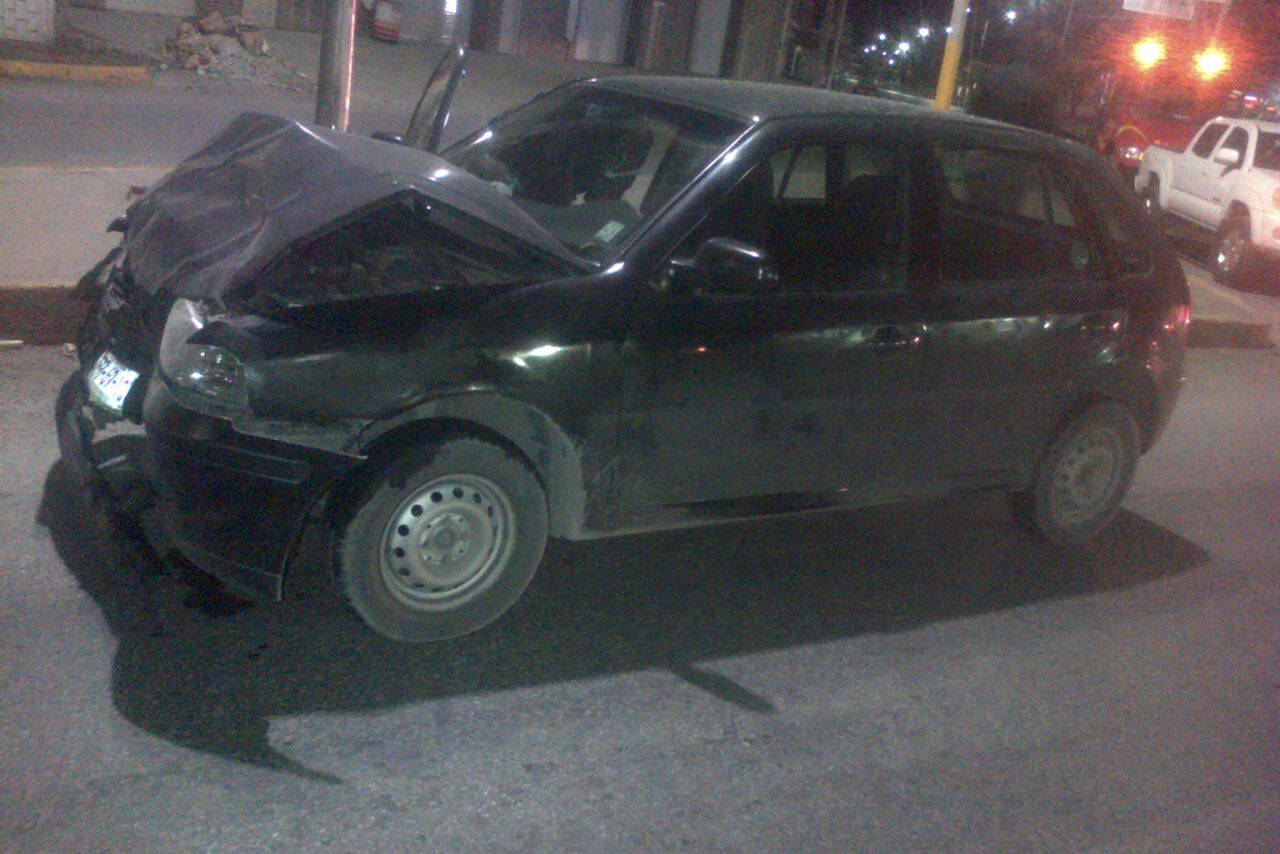 Alcance. Los dos automóviles VW Pointer, resultaron con daños por unos 23 mil pesos en total. (CORTESÍA) 