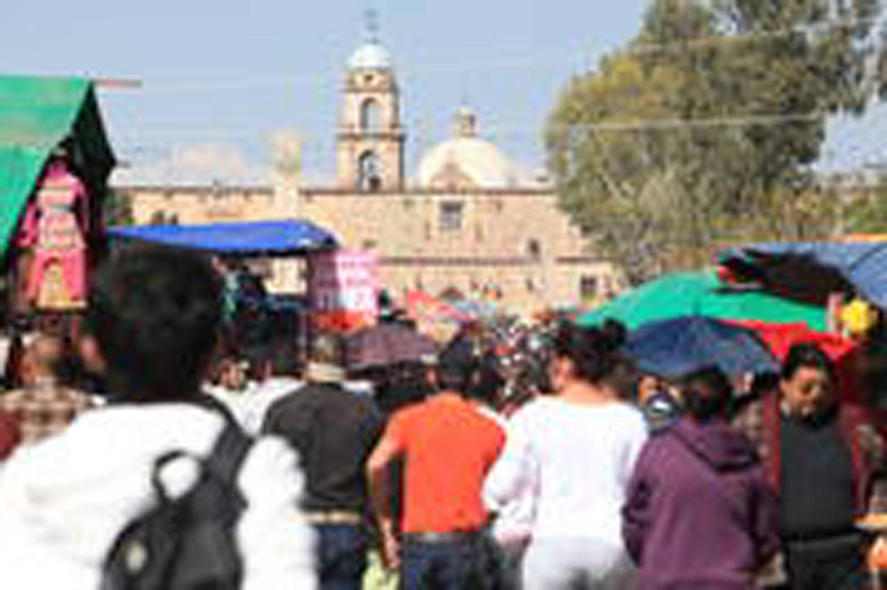 Asistencia. Pese a que en diciembre hace mucho frío, miles de personas acuden al Santuario de Guadalupe cada año.