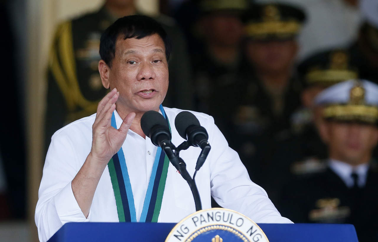 El pasado lunes, Duterte afirmó en un discurso, antes de emprender una visita oficial a Camboya, que había matado a supuestos drogadictos y traficantes de drogas mientras era el alcalde de Davao. (ARCHIVO)