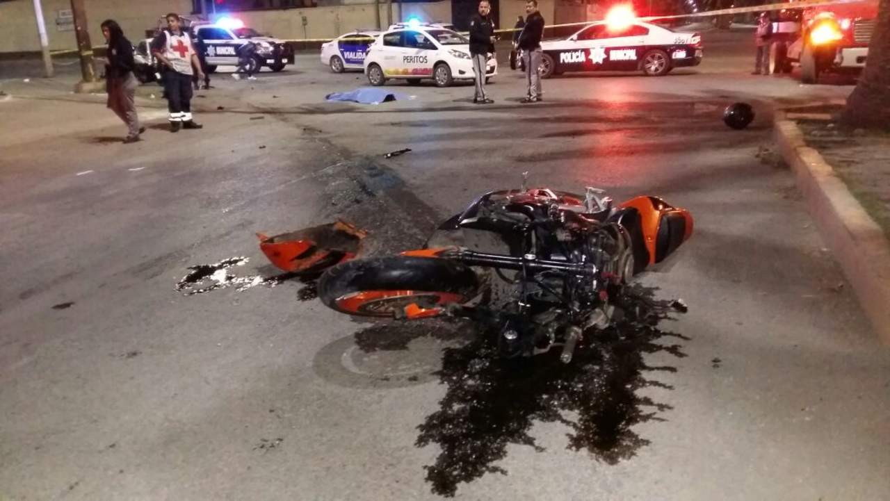 El accidente ocurrió en Diagonal Reforma y calzada Las Palmas en Torreón. (EL SIGLO DE TORREÓN)
