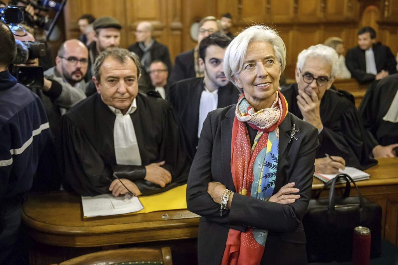 Lagarde se mostró firme en sus convicciones de que actuó con honestidad y se le quebró la voz al referirse al 'sufrimiento' que ha tenido que afrontar por este juicio. (ARCHIVO)