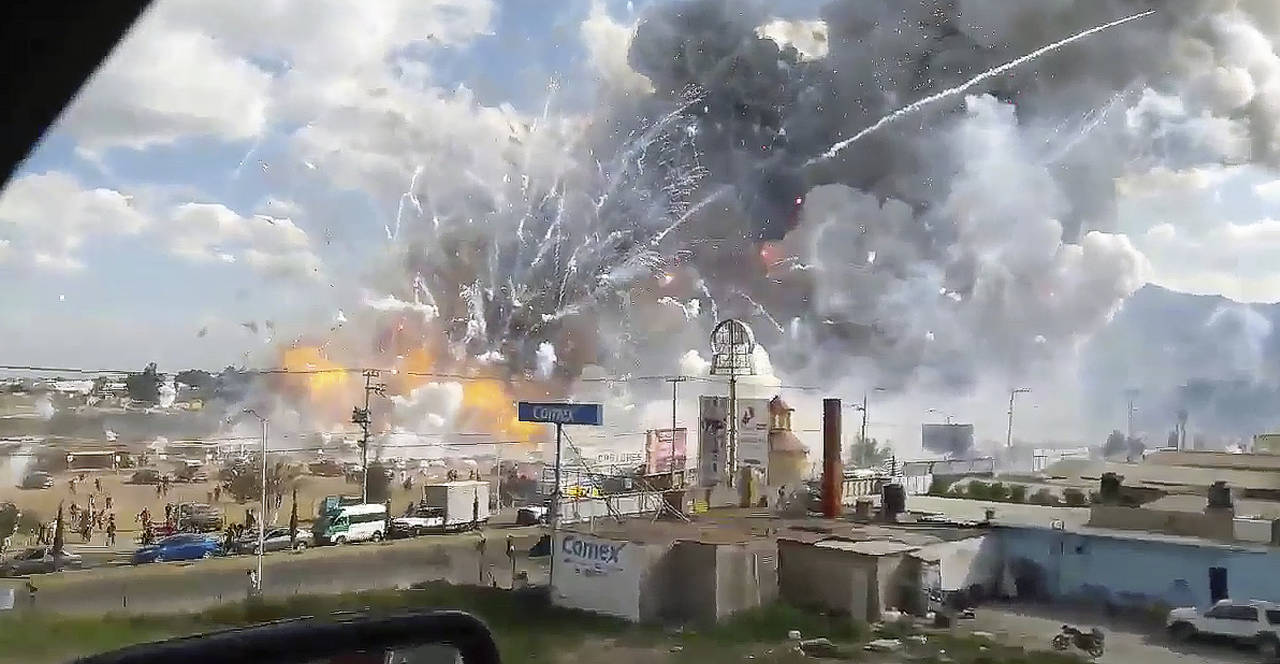 Jose Luis Tolentino compartió en Facebook el video del preciso momento que empezó la explosión en el mercado.