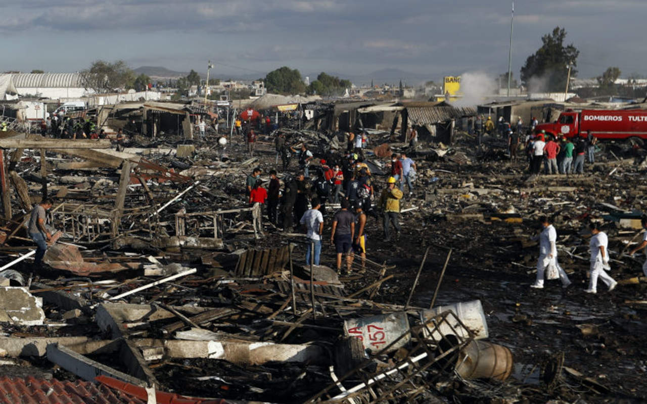 Aumenta cifra de fallecidos en explosión de mercado de pirotecnia en Tultepec a 33 personas. (ARCHIVO)