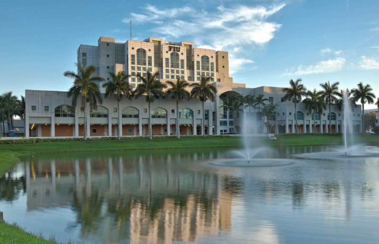 El Centro para el Control de Enfermedades (CDC) otorgó sendas subvenciones de 10 millones de dólares para la Universidad de Florida en Gainesville y la Universidad Médica de Texas en Galveston, para estudiar patógenos emergentes exóticos como el zika. (ARCHIVO)