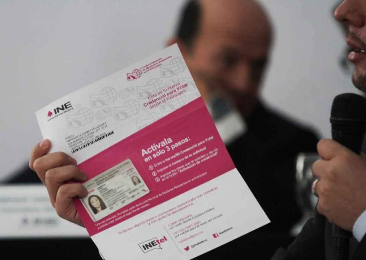 En el marco del convenio para la credencialización de los mexicanos residentes en el extranjero, suscrito entre la SRE y el Instituto Nacional Electoral (INE), decenas de mexicanos en Reino Unido han solicitado su credencial para votar. (ESPECIAL)