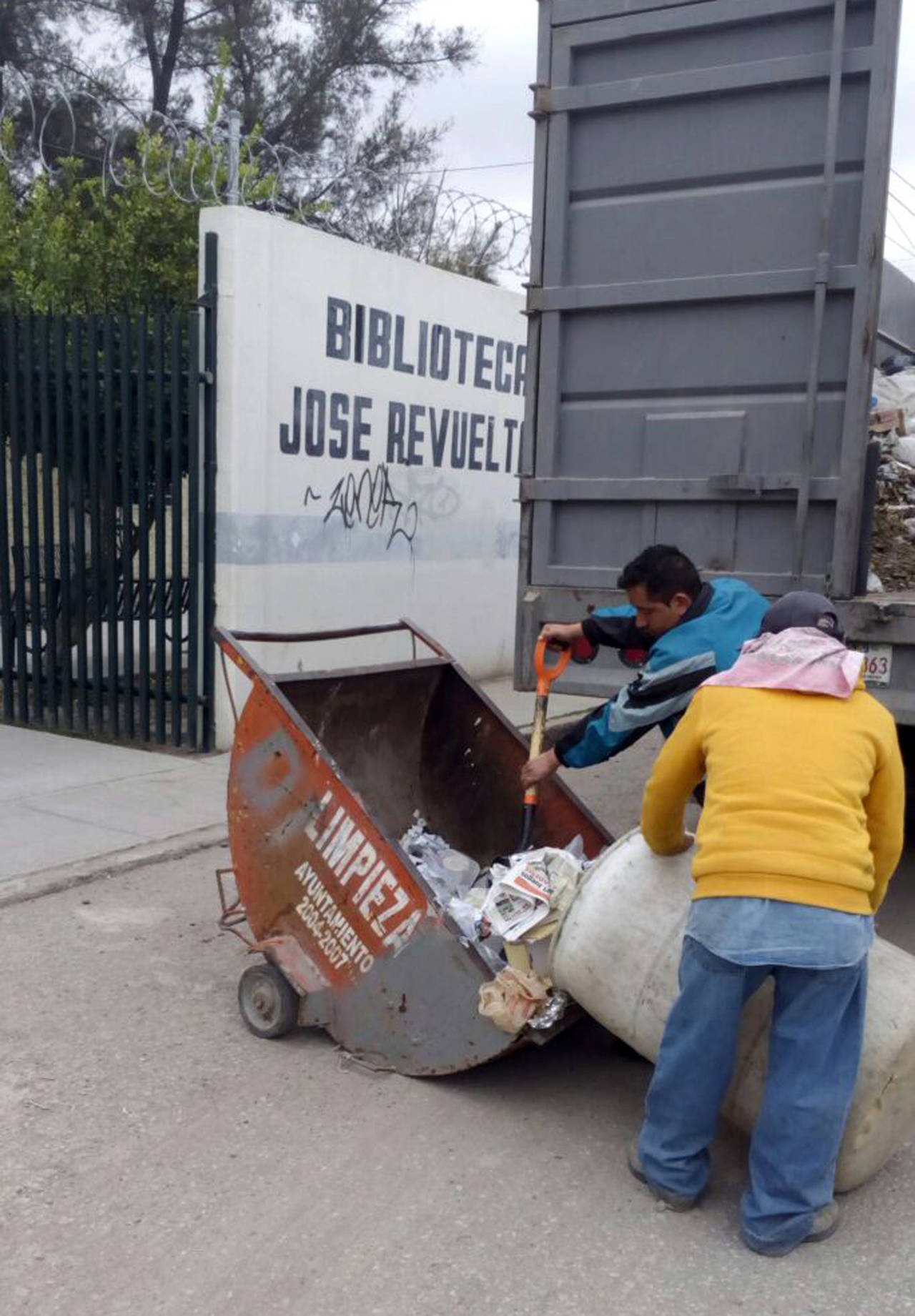 Limpieza. A fin de mantener la ciudad limpia, intensifican recorridos para recolectar la basura. (CORTESÍA)