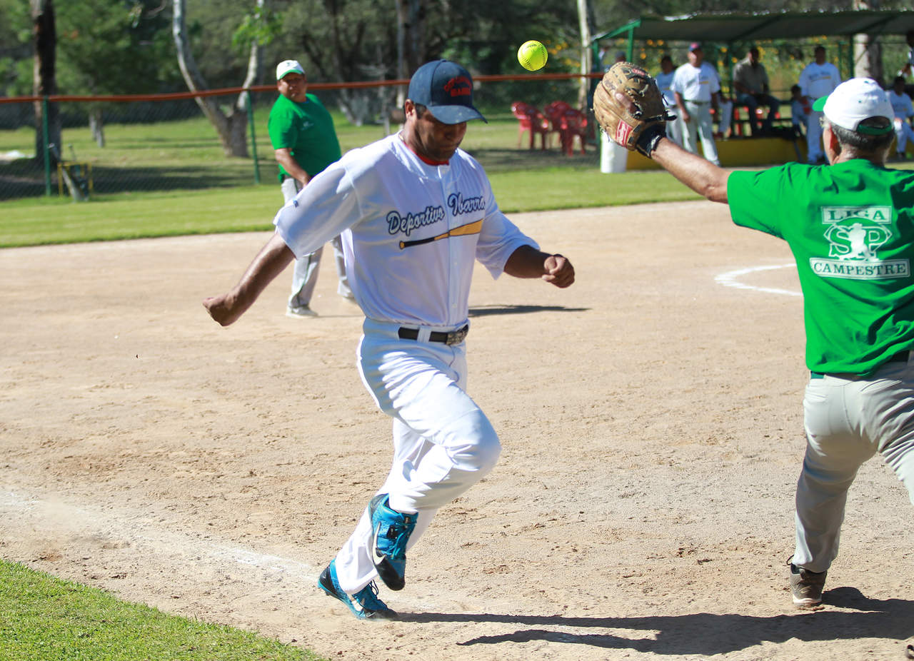 Los juegos se desarrollan durante mañanas y tardes de domingo. Esperan equipos para liga de softbol