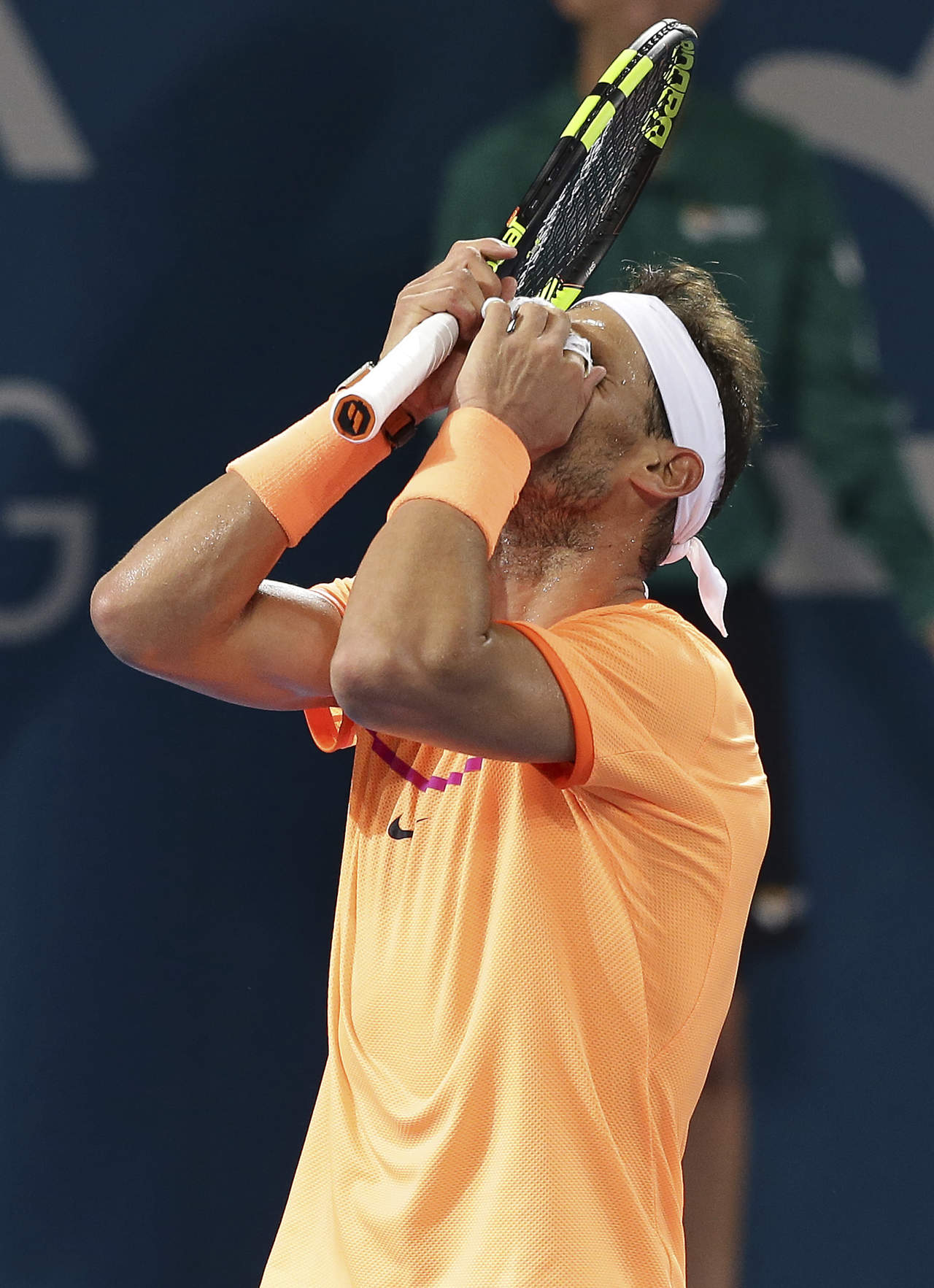 Rafael Nadal se quedó en los cuartos de final en Brisbane. (AP)