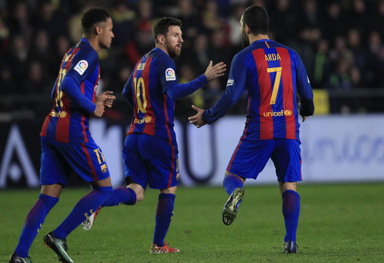 Sí acudirán a la gala de la FIFA, el presidente del FC Barcelona, Josep Maria Bartomeu; el vicepresidente deportivo, Jordi Mestre; el directivo Sílvio Elias; el director general, Òscar Grau; el director de Deportes Profesionales, Albert Soler; el secretario técnico del primer equipo, Robert Fernández; y el director de Fútbol, Raúl Sanllehí.
