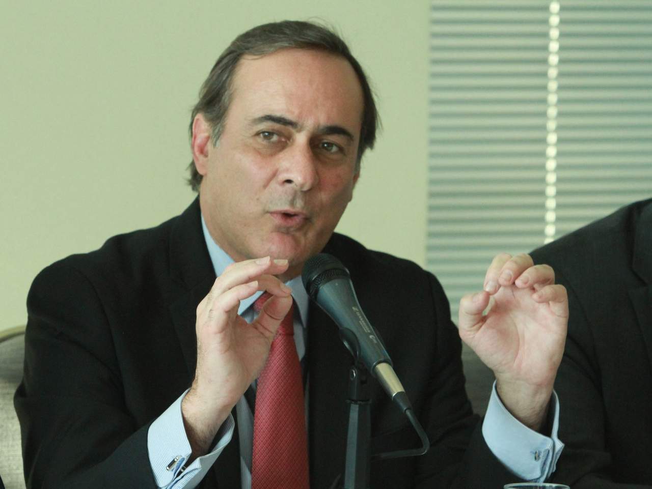 Castañón comentó que otro de los acuerdos fue el mantener las conversaciones a fin de seguir enriqueciendo el contenido del “Acuerdo para el Fortalecimiento Económico y la Protección de la Economía Familia”. (ARCHIVO)