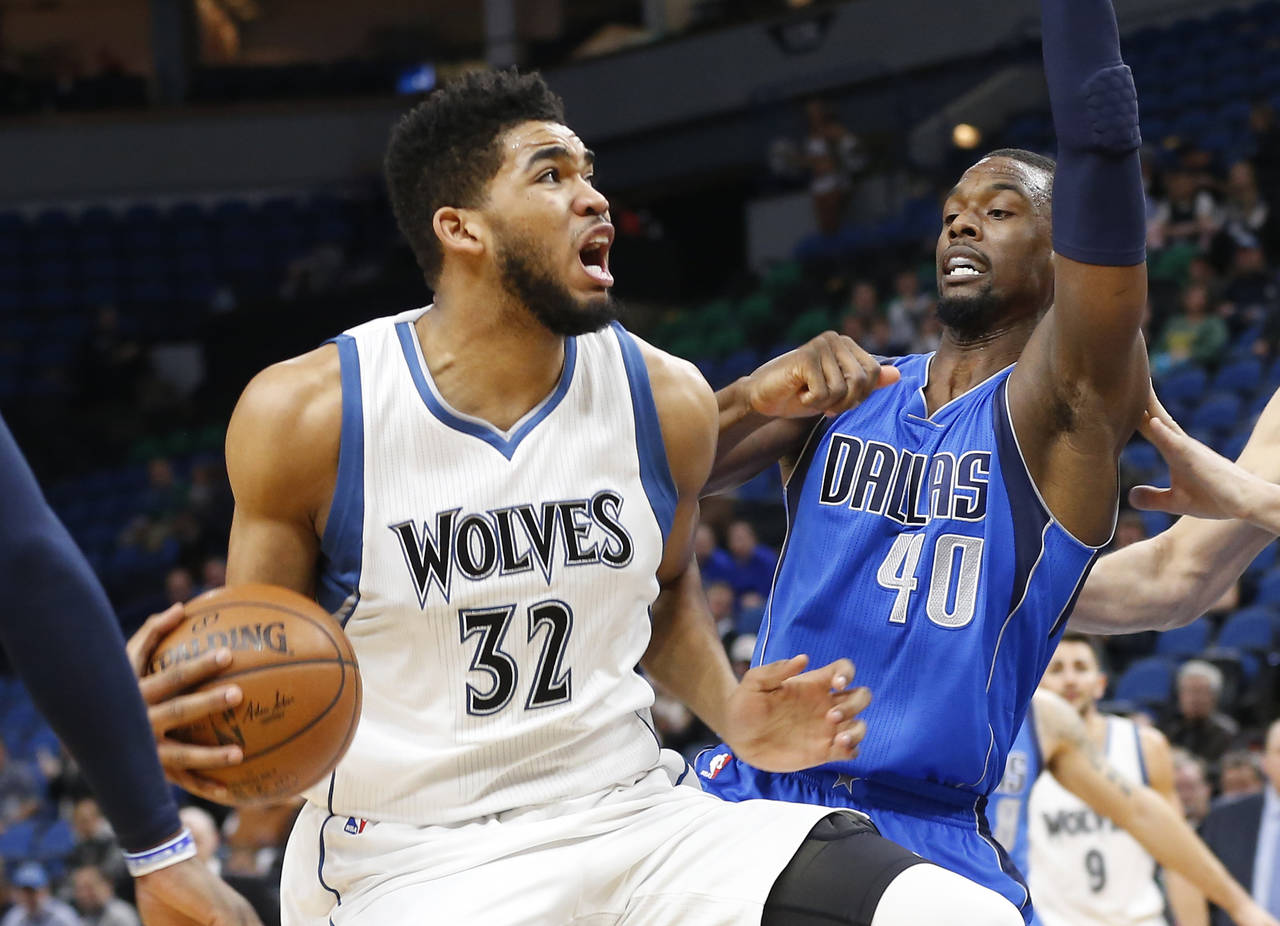 Karl Anthony Towns anotó 34 puntos en el partido. (AP)   