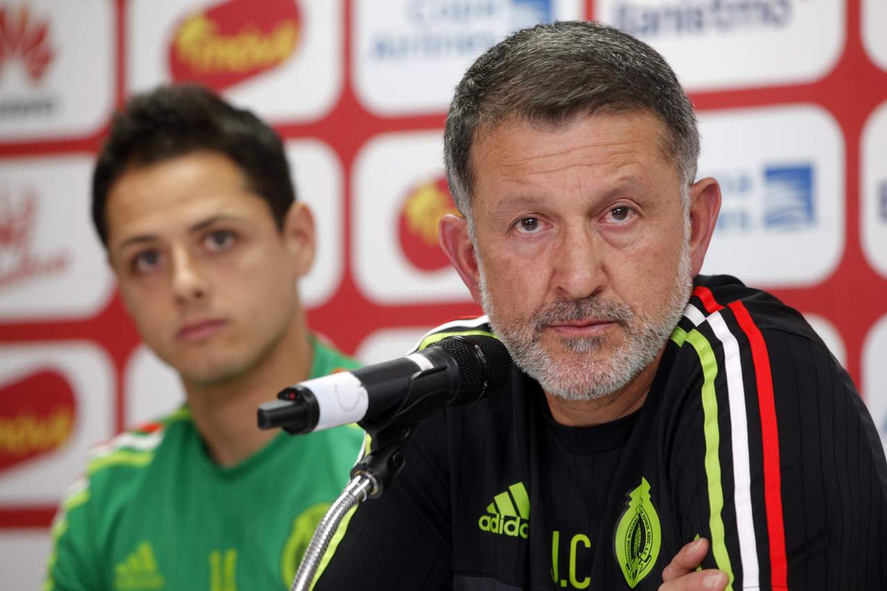 El estratega de México admitió lo que representa el jugador del Bayer Leverkusen de la Bundesliga de Alemania para el futbol mexicano. (ARCHIVO)
