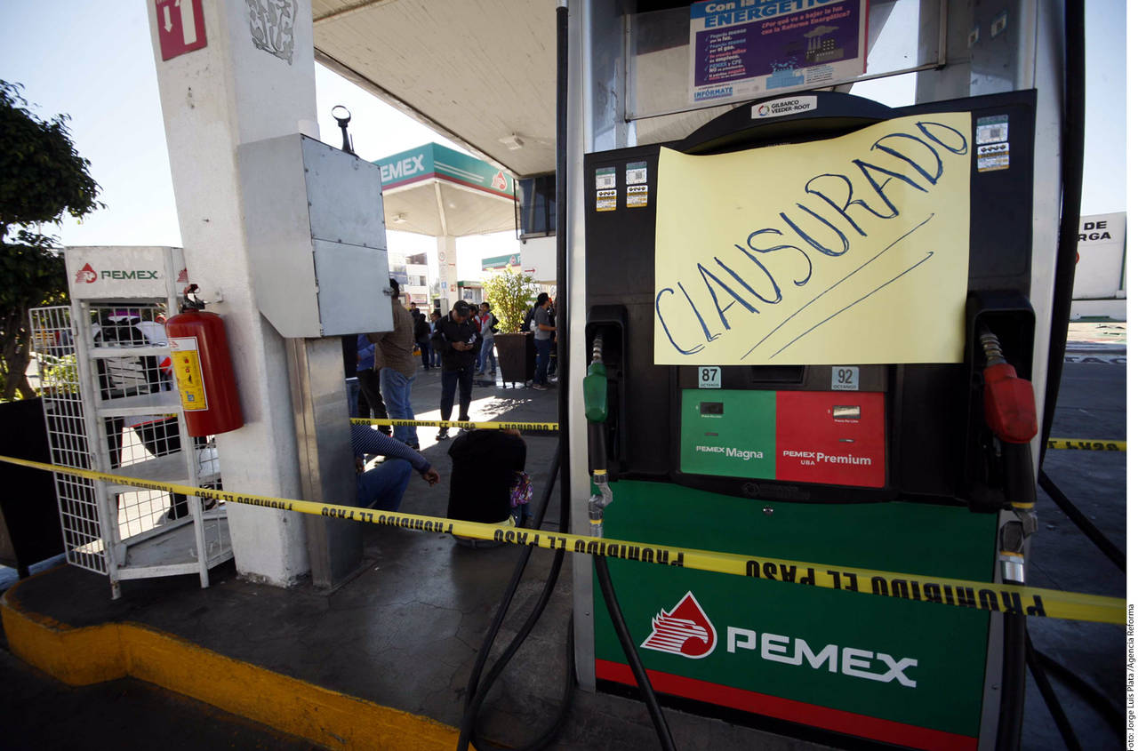 Protestas. En Oaxaca, manifestantes clausuraron algunas bombas de gasolina.