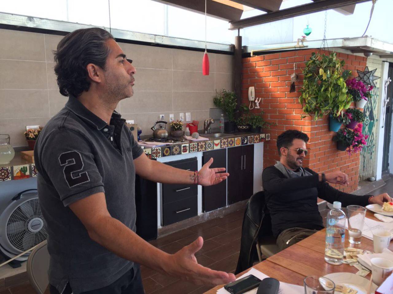 Rumores. Raúl Araiza, conductor del programa Hoy apareció junto a Fernando del Solar.