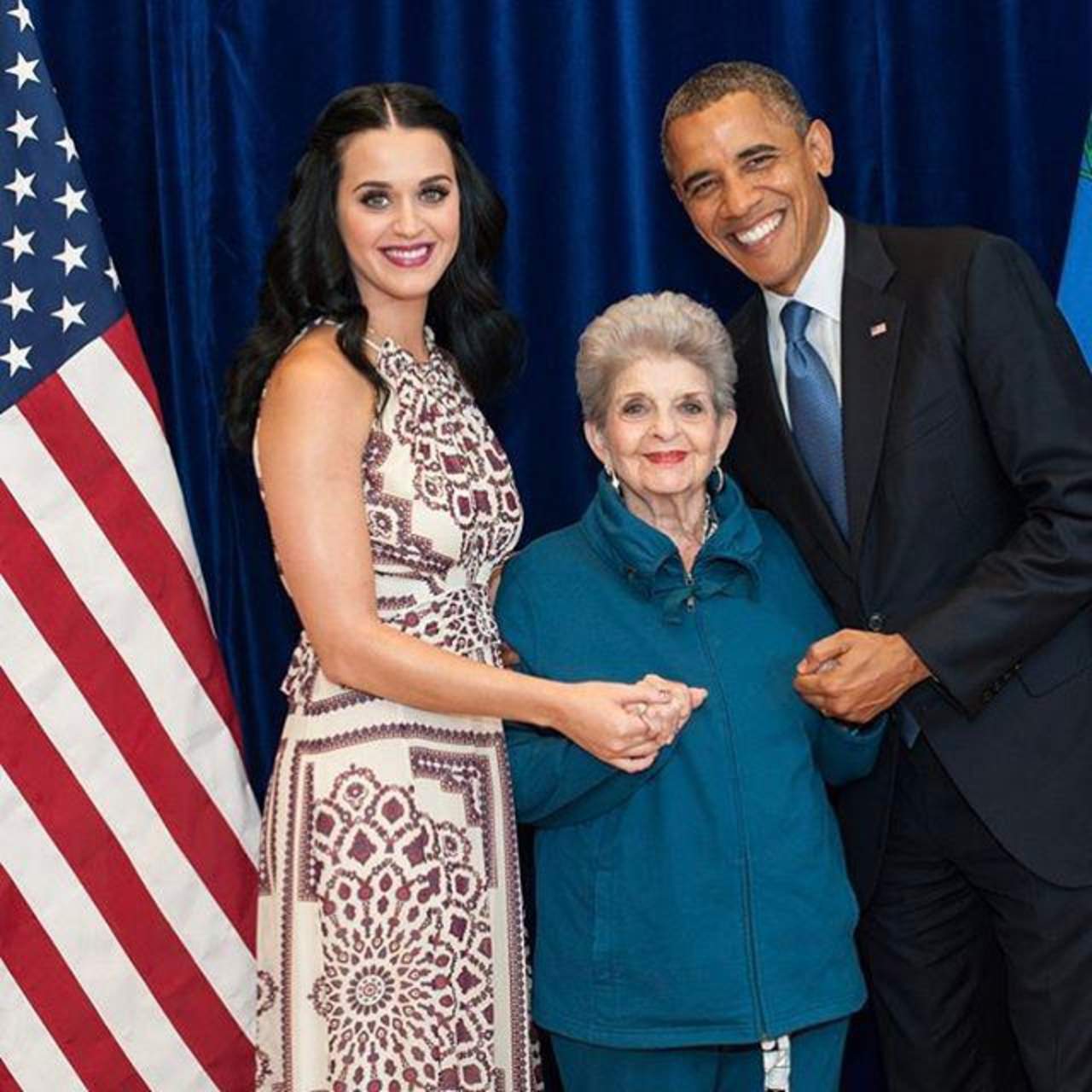 Katy Perry compartió una foto cuando junto a su abuela, conocieron al presidente Barack Obama. (INSTAGRAM) 