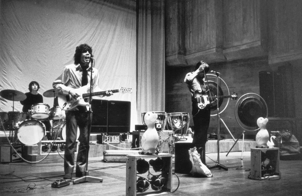 Una de las primeras presentaciones de Pink Floyd, 1967. Foto: Archivo Siglo Nuevo