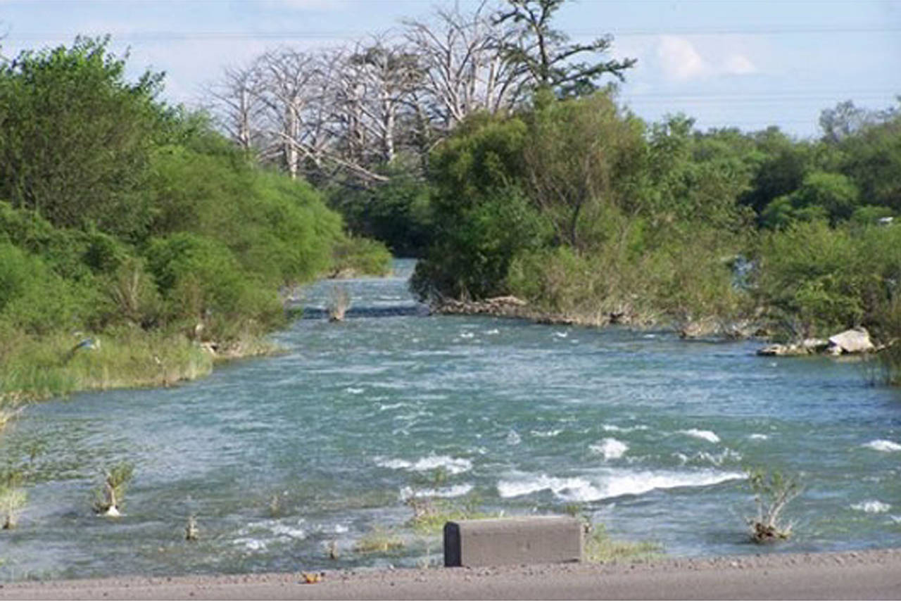 Público. El derrame ilegal de residuos en el río se hizo público a través de las redes. (EL SIGLO DE TORREÓN)