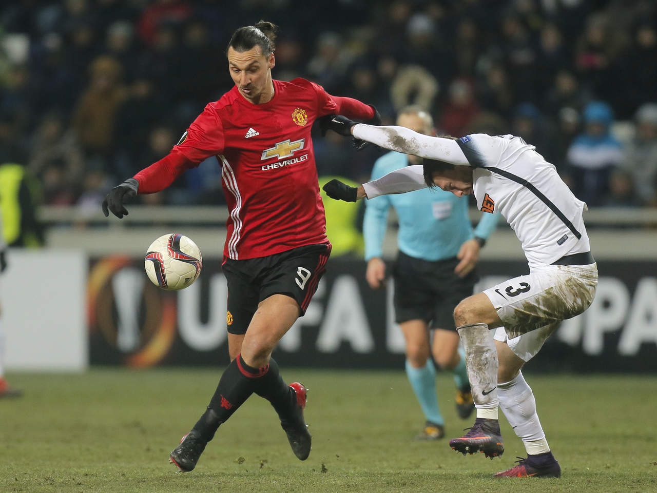 
De la mano de Zlatan, Manchester United no ha visto la derrota en los últimos 15 partidos disputados en todas las competencias y ha ganado sus últimos nueve partidos de manera consecutiva. 