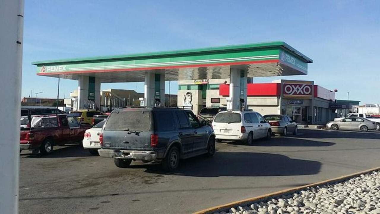 Los empresarios gasolineros de la zona fronteriza de México concluyeron la reunión con autoridades federales y lograron acuerdos con el Sistema de Administración Tributaria (SAT); sin embargo, no concretaron acuerdo con Petróleos Mexicanos.