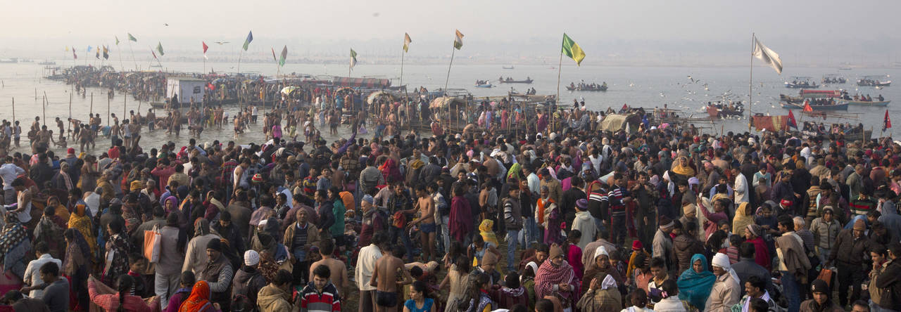 Dolor. Unas 75 mil personas asistieron al festival de cometas que se realizó como parte de la celebracón anual de Makar Sankranti.