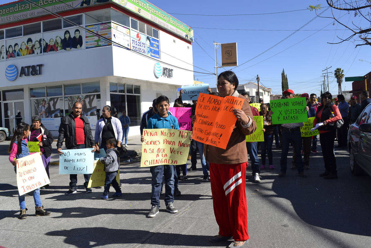 Movimiento. Algunas organizaciones populares realizaron marcha y mitin informativo en el municipio de Gómez Palacio.