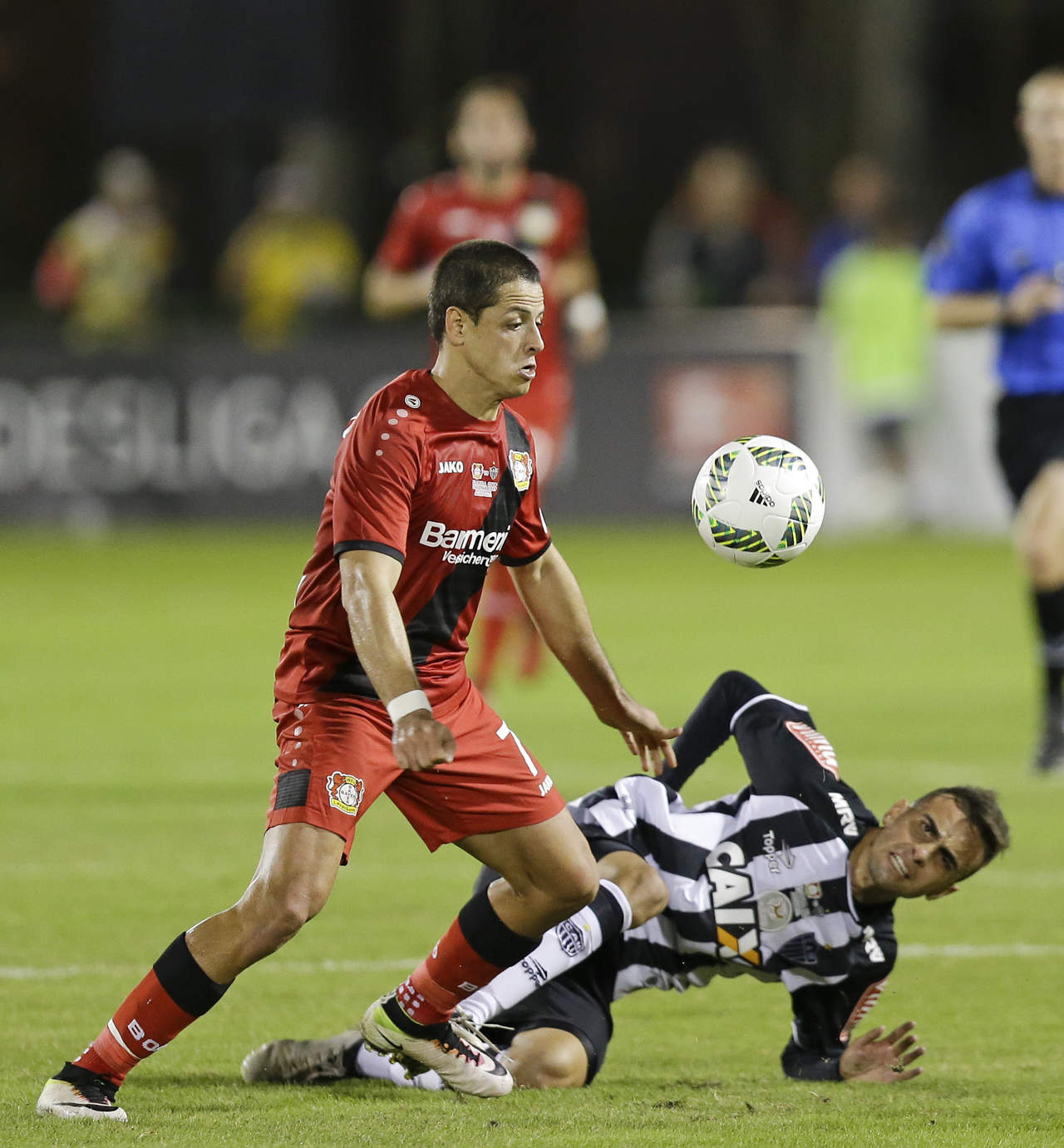 El mexicano cumple con su segunda campaña en el Bayer Leverkusen, que pagó por el atacante más de 10 millones de euros. 