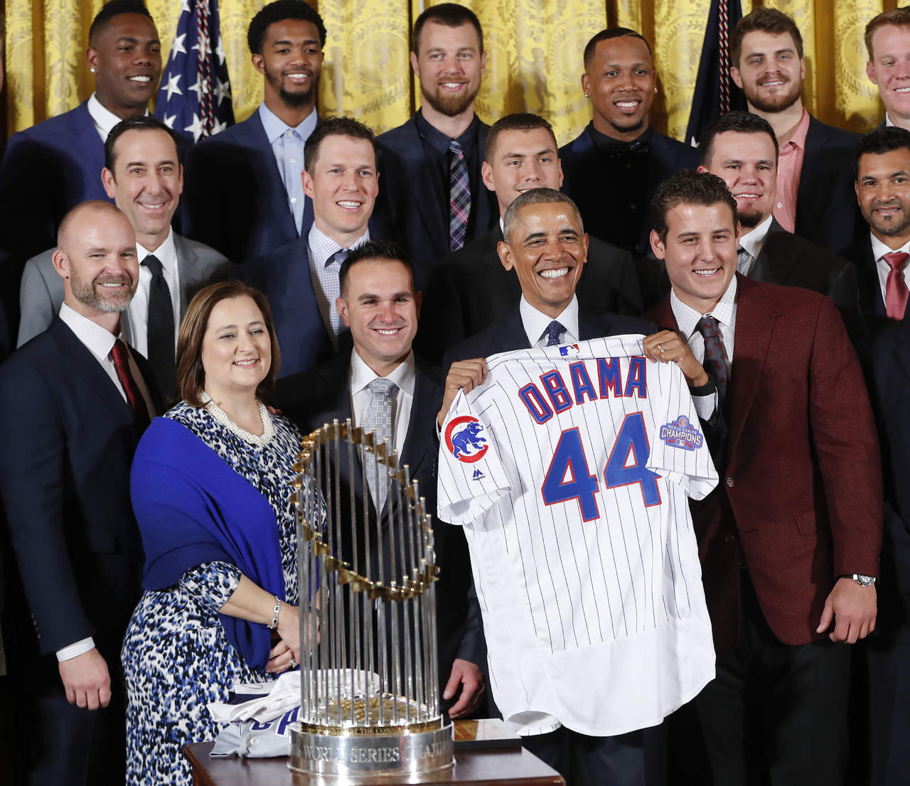 Barack Obama, presidente de Estados Unidos, recibió a los Cachorros de Chicago, campeones de Grandes Ligas en el 2016. (AP)