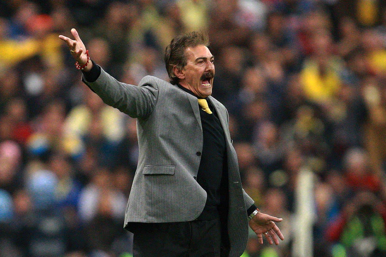 A Ricardo La Volpe no le gusta saludar al técnico rival antes de los partidos. (Archivo)