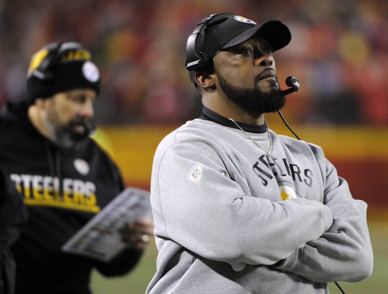 Mike Tomlin, coach de los Steelers, dijo que habrá un castigo para Antonio Brown. (AP)